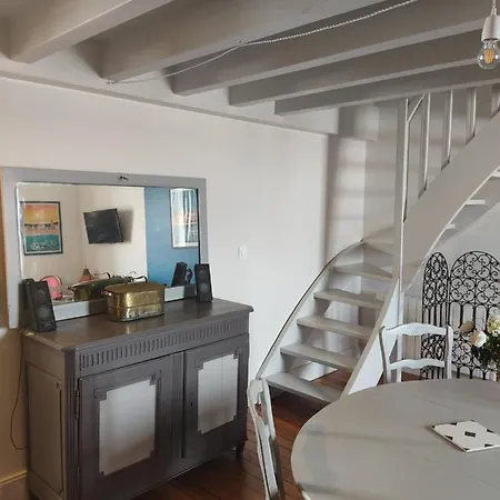 Duplex Pied De *